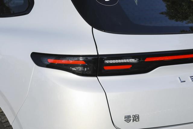 零跑Lafa5上市售9.78万元起