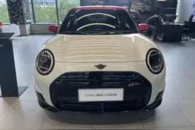 20万降至14万！纯电MINI加入价格战，与比亚迪海豚同价怎么选？图片