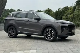 10万多拿下大7座，捷途X70PLUS新车解析图片