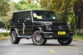 2025款奔驰AMG G63亮相，车长4871mm，配4.0T+9AT，4.4秒破百图片