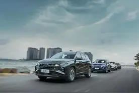作为一台紧湊级的sUV，它的动力是比起crv更强一些图片