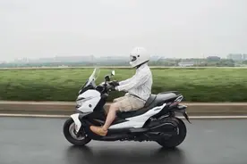 卖掉本田佛沙NSS350换国产? 试驾隆鑫无极SR4 MAX图片