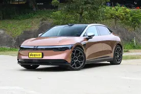 极氪007配置解读，配800V超充、骁龙8295、金砖电池，20.99万起售图片