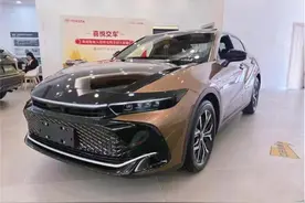 预售价36.9万元起，全新一代丰田皇冠到店实拍，将于6月21日上市图片