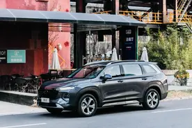 试驾第四代胜达旅行家，才知道它不仅能给你大六座图片