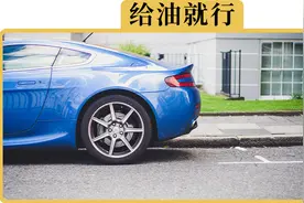 上下马路牙子如何不磕底盘、不伤轮胎？3个小技巧，新手也能秒懂视频封面