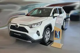 芯片荒缓解、优惠多了5千，现在买RAV4荣放怎么样？图片
