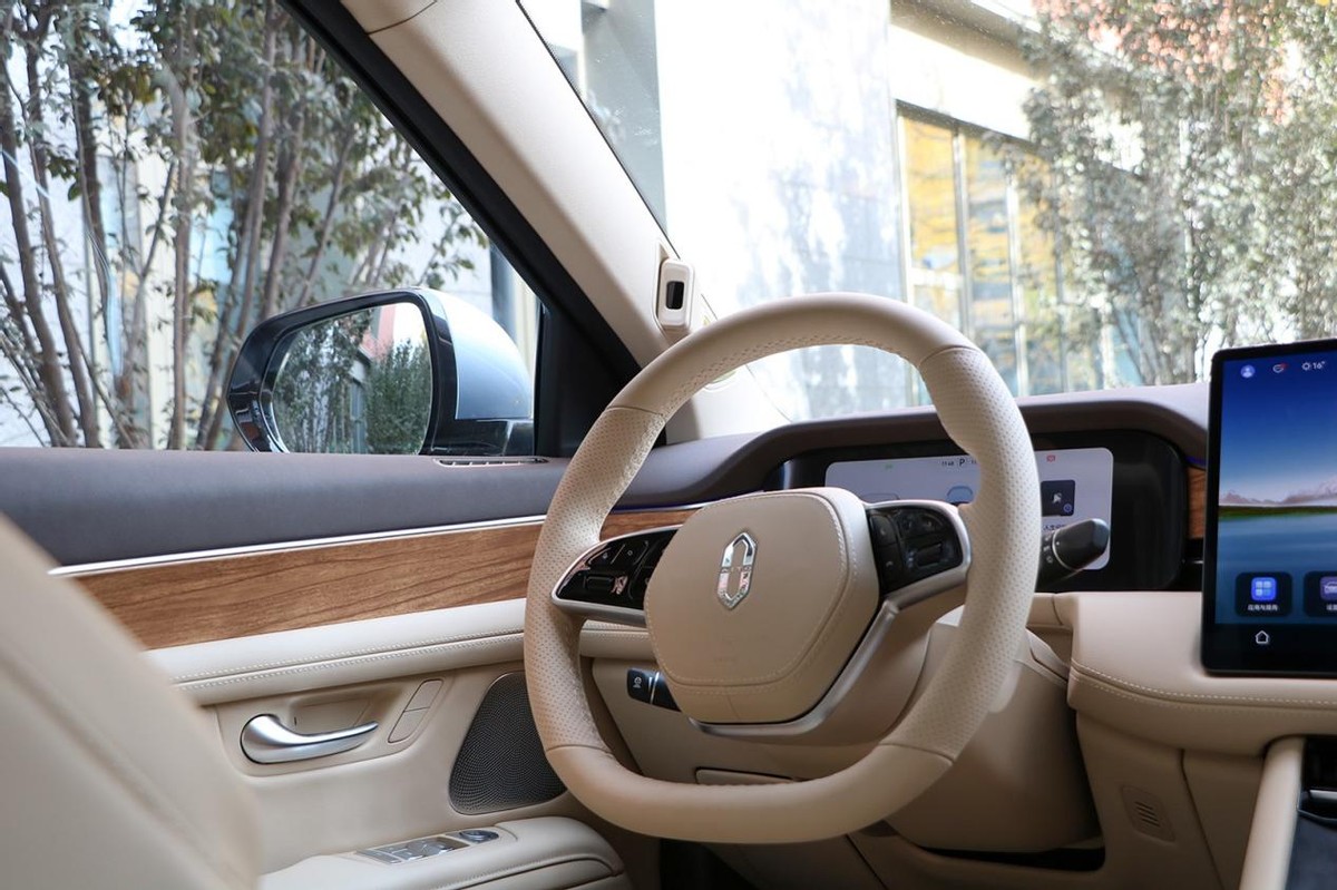 问界M7销量分析_问界M7增程版评测_问界