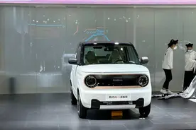 广州车展探馆实拍吉利熊猫mini，售5.58万配快充，对标五菱MINIEV图片