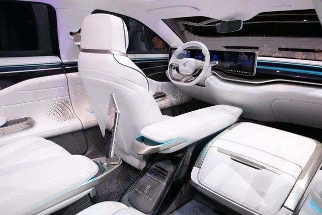 续航700公里，零百3.8秒，纳智捷推7座中型SUV，或23万你心动吗？