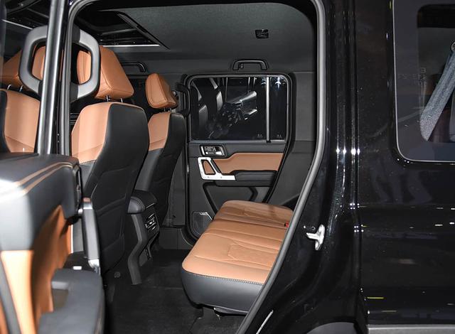 北京汽车制造厂212新车型上市，外观很复古硬朗，2.0T柴油动力