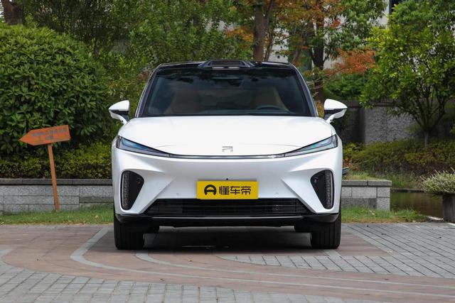 特斯拉Model Y对比飞凡R7，都是30多万，新手司机该怎么选？