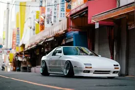 改装凉介的马自达RX-7？打开机舱才惊艳图片