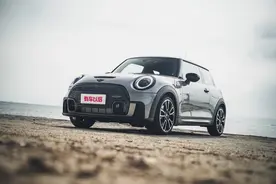 试驾MINI COOPER S：驾驶乐趣满分小车，一眼入魂，一试入迷！图片
