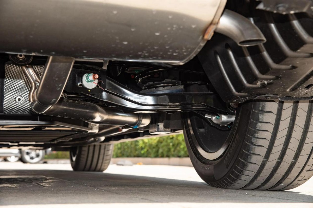 比亚迪汉DM 对比 奇瑞风云A9L 落地价分析_比亚迪