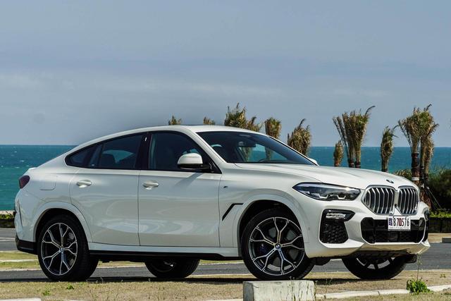 轿跑suv之王更新!新款宝马x6售78.69万起 要买快下手!