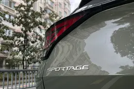 SUV中的“六边形战士” 试驾起亚狮铂拓界图片