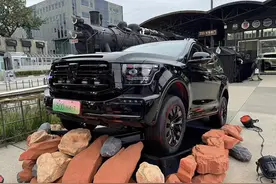 外观更加帅气，坦克500 Hi4-T黑武士上市，售价34.5万元图片