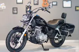 新车｜都市经典复古巡航，豪爵GZS150双通道ABS版，售价14980元图片