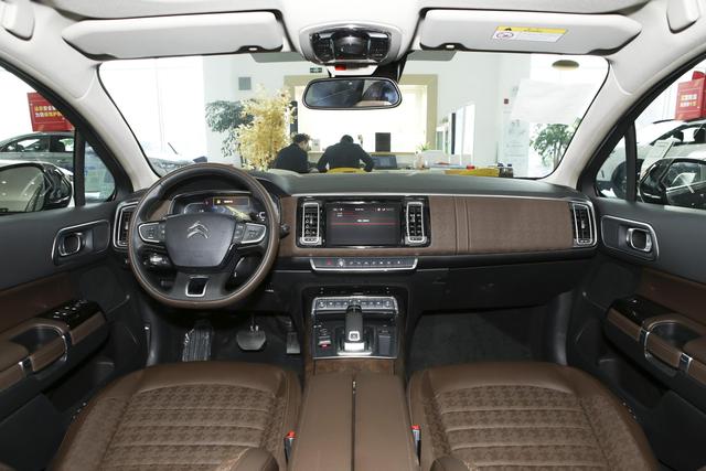 实测雪铁龙C6，拥有B+级的尺寸定位与超高的性价比车型代表