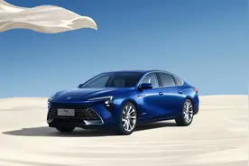 30寸大屏+怀挡，别克君越这次换代要打一个翻身仗？图片