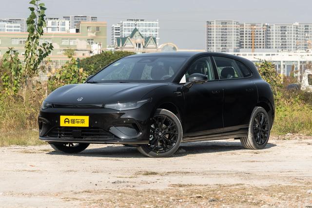 零跑Lafa5上市售9.78万元起