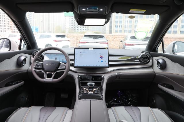 别克昂科威Plus外观漂亮，安静舒适，配2.0T+9AT变速箱，性价比高