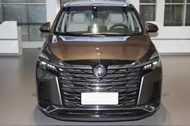 23.29万！23款别克GL8上市，搭载2.0T混动，外观新增原厂大包围图片