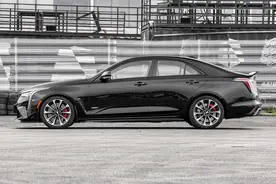 百公里加速3.8秒，凯迪拉克CT4-V亮相国内，搭载3.6T 双涡轮图片