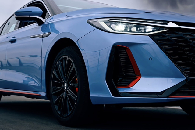 开了1年的大众速腾，第一次开艾瑞泽8，发现了大众和奇瑞的差距