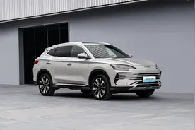 比亚迪第五代DM技术+DiLinK 100，2025款宋PLUS DM-i13.58万起图片