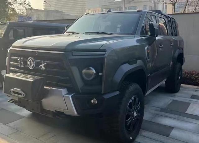 2024东风猛士M50亮相，国产越野“急先锋”，6.7升柴油引擎+四驱