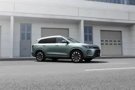 场地试AITO问界M7 ，“百万豪车”开起来是什么体验图片