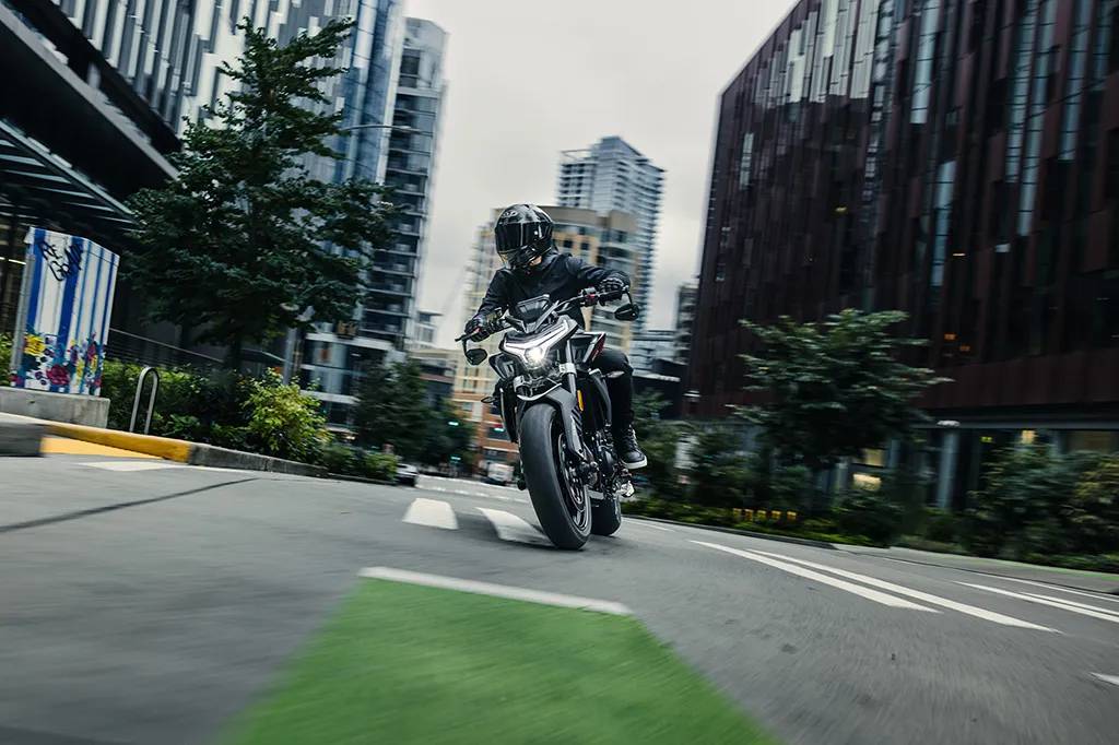 2025 款 CFMOTO 800NK 美国上市,这着实有点敷衍美国车友了!3347|小老婆汽機車資訊網