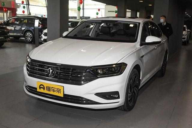 体验2022款速腾：1.4T动力，百公里油耗5.6L，8.7秒破百，香？