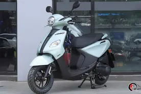 雅马哈巧格i Plus云母绿实车到店，颜值精致配置平平，售价8580元图片