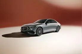 竞争宝马5系，全新奔驰E级标轴运动版上市，入门2.0T/45.92万起售图片