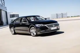 带字母的大众又回来啦，新一代辉腾D2正式发布，造型酷似宾利飞驰图片