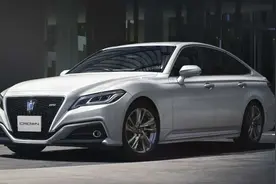 十五代皇冠引进实锤 售价35万起！又是一款加价神车？图片