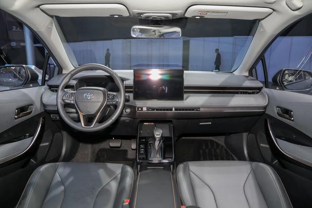 一汽丰田新款卡罗拉亮相广州车展