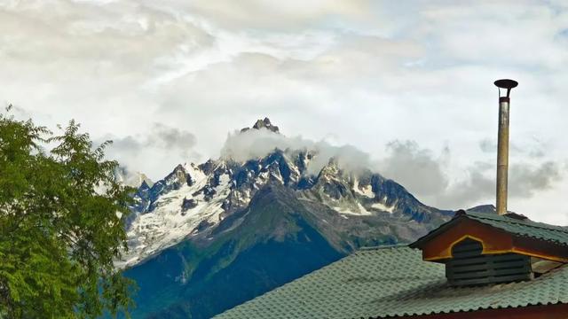 自驾尊界S800珠峰之旅：挑战在路上，风景在前方
