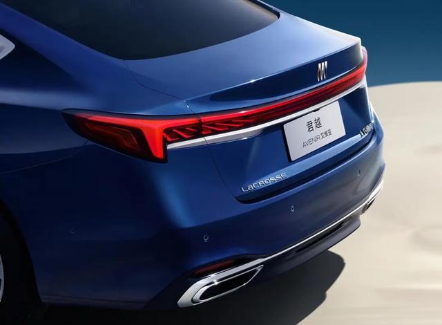 5米旗舰级轿车，2.0T+9AT，不到20万，日系不香了！