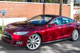 当年90万落地，8年残值剩20万，二手Model S能买吗？图片