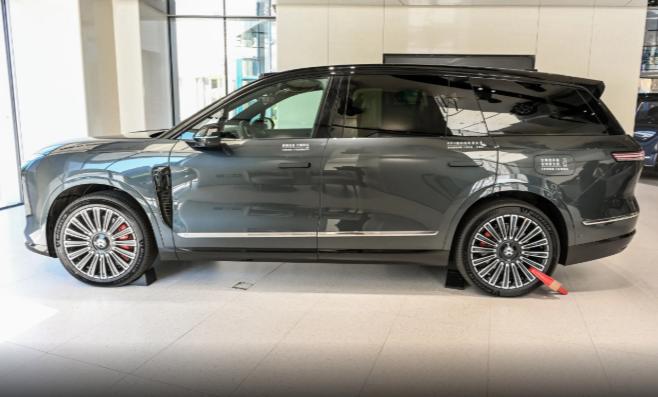 蔚来es8_蔚来ES8 2026款 七座行政豪华版_蔚来ES8 7座行政豪华版评测