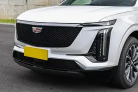 凯迪拉克XT5：标配2.0T+9AT，入门跌破24万，到底值不值得选？图片