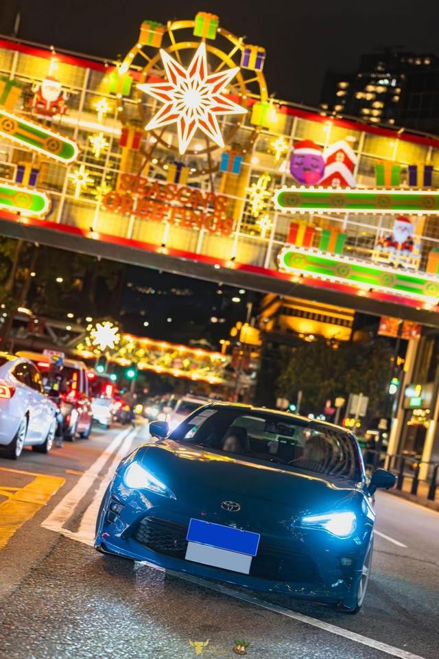 成功打卡“粤车南下”，终于把自己心爱的86开到香港街头！