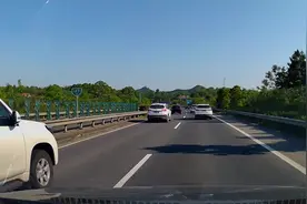 开车十大陋习，哪个应该排第一呢？你中了哪几条？图片