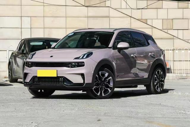 体验领克06 PHEV，颜值高还省油，顶配售价17.18万，值得入手吗？