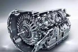 车速120KM/H，为什么有的发动机3000转，有的2000转呢？图片