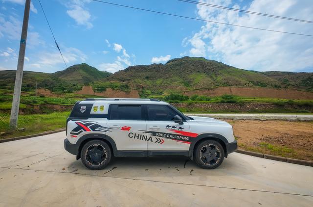 被山西长城一号公路圈粉！BJ30带你穿越烽燧群，车轮碾过都是故事
